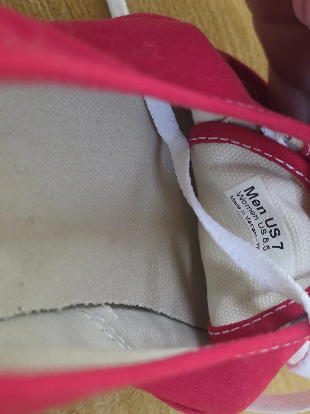Vans Red Canvas Low-Top Sneakers with White Laces Men's 7 Like New